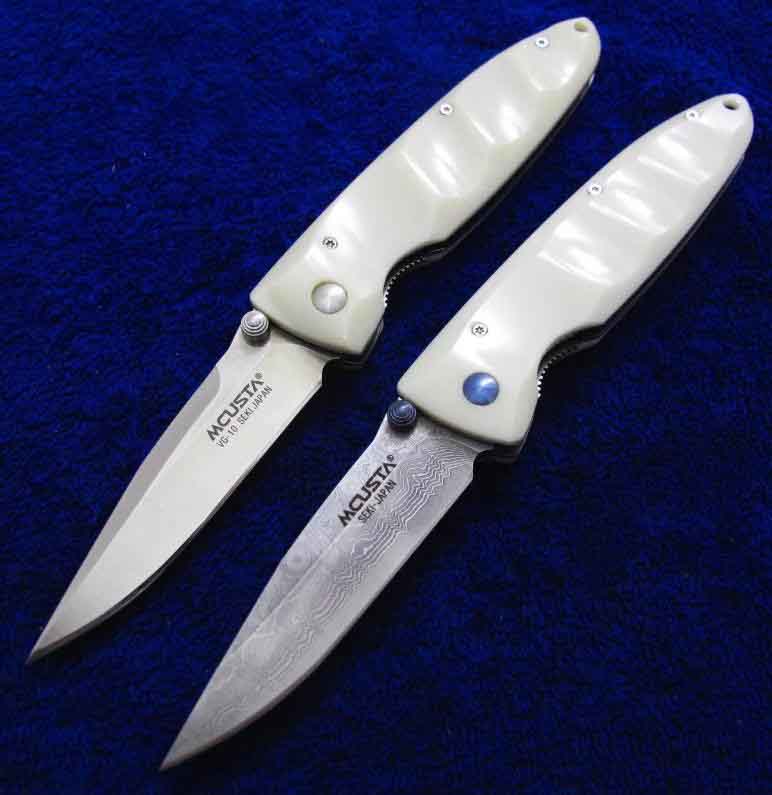 Mcusta 传世家徽 MC-25（左）MC-15D（右）折刀